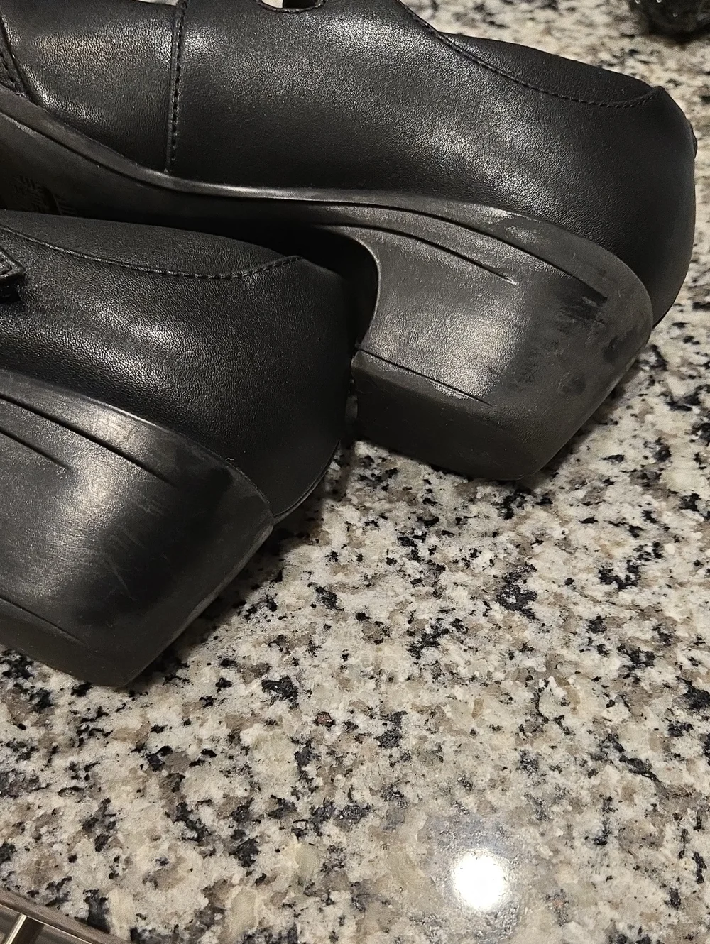 CLARKS EMILY CLOVER MARY JANE BLOCK  HEEL PUMPS. SIZE 8 .5. BLACK.